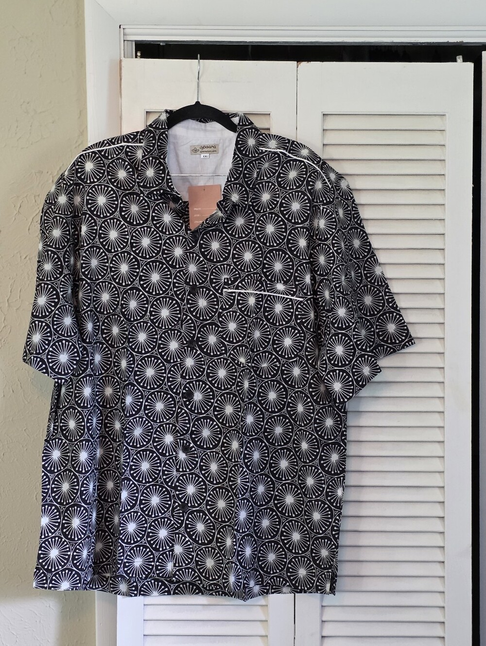 Apsara XXL Black & White Geometric Print Button Down Shirt NWT